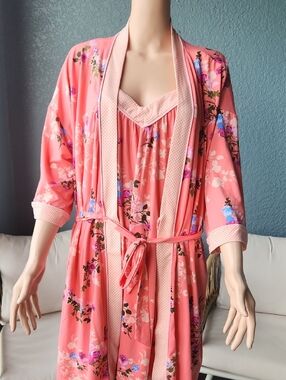 Women's Coral Floral  Robe & Chemise Set
